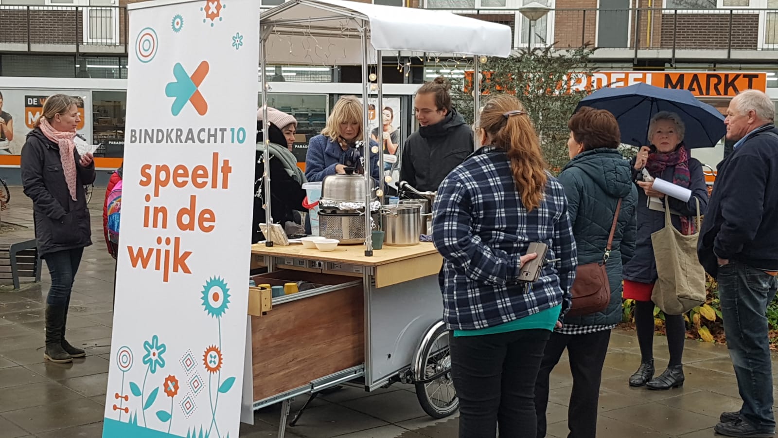 mobiele keuken in zuid bij de uitreiking van de buurtprijs