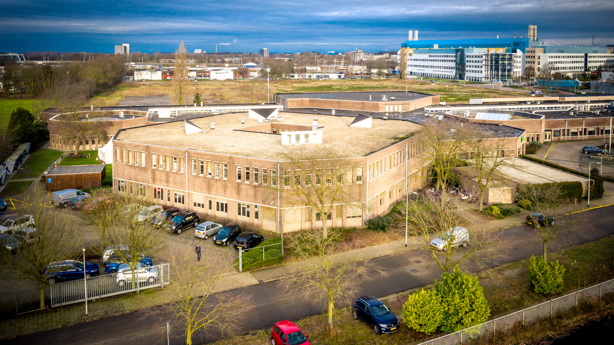 droneshot van het pand aan de Boekweitweg