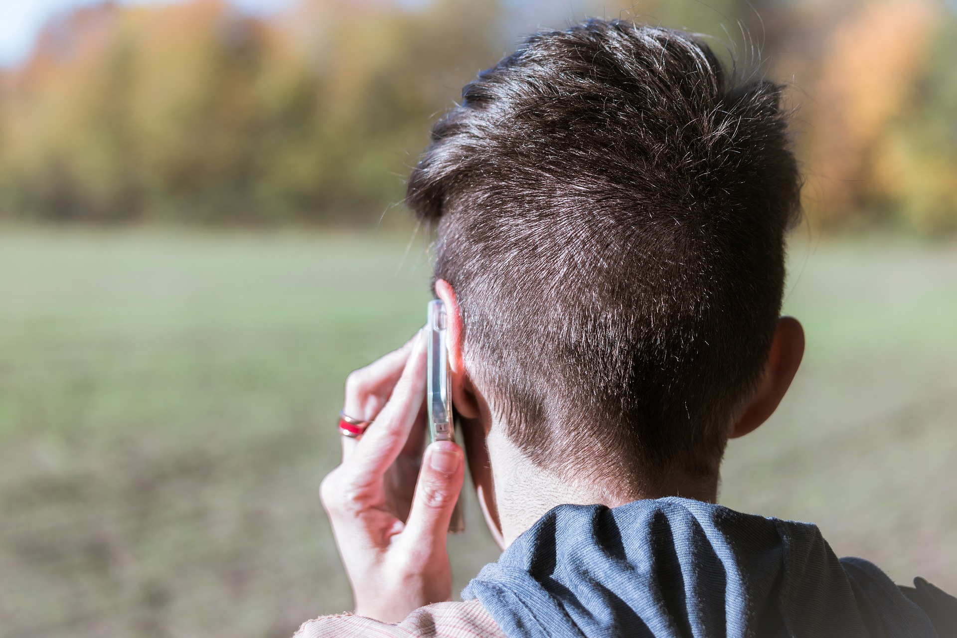 foto van iemand die aan het bellen is