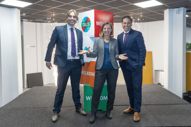Twee bestuurders van Talis samen met de bestuurder van Bindkracht10