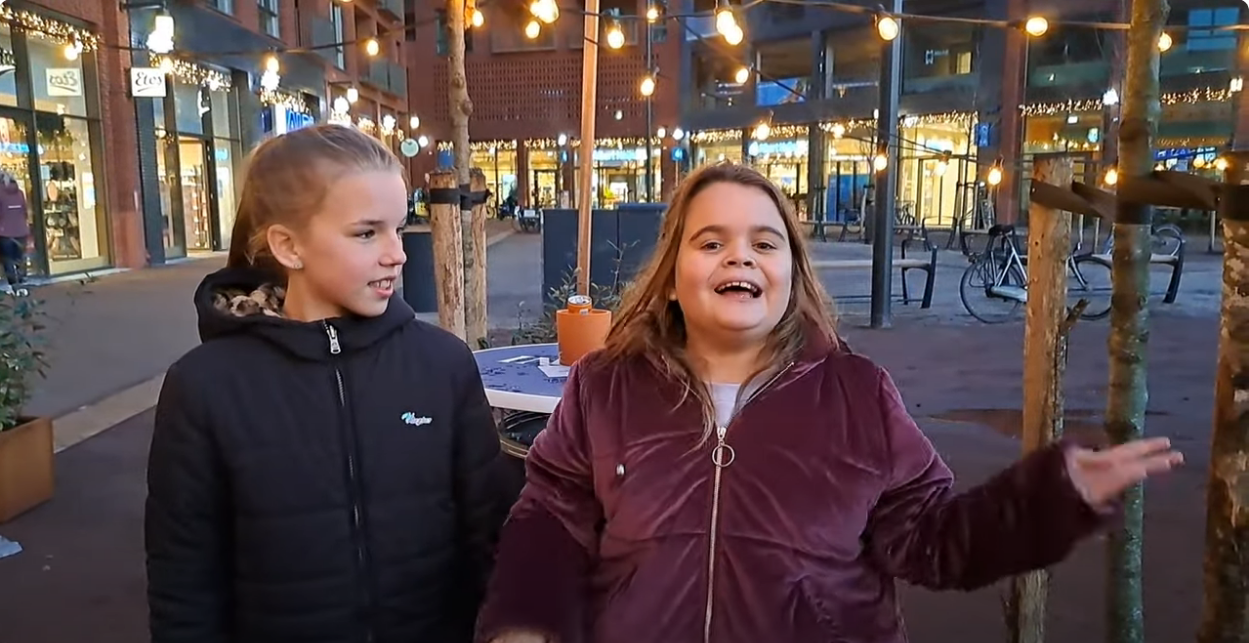 Eindejaarsvideo knipsel twee meiden 2023