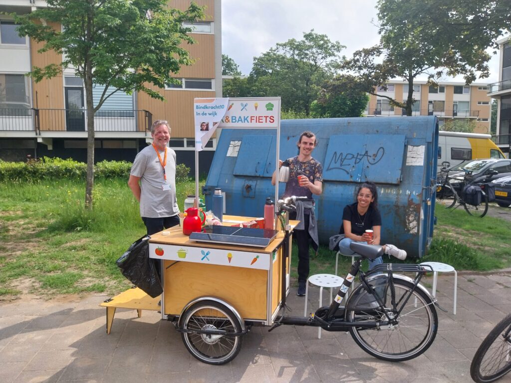 foto van werkers in zwanenveld