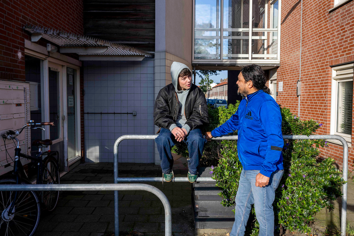 https://www.bindkracht10.nl/wp-content/uploads/2024/10/05-Sociaal-Werk-Nederland-buiten-lores.jpg
