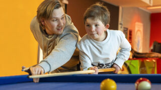Kinderwerker Sem met Silvijn