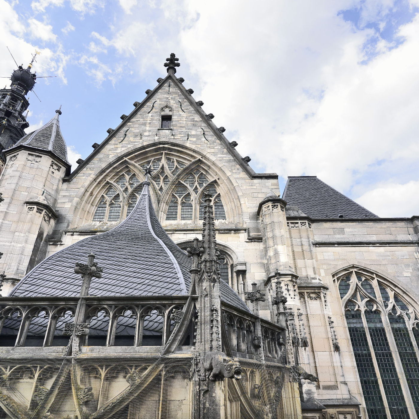 zuiderportaal van de stevenskerk